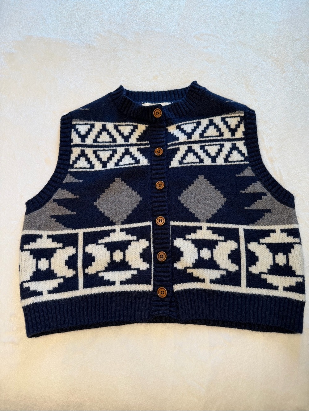 Aztec Sweater Vest Sz M
Women’s Cropped Western Fall